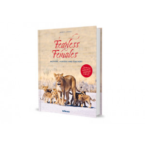 Fearless Females Mothers, Hunters and Teachers van Nature Picture Library